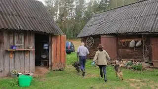 The life and daily activities of a family in a remote village on the edge of a forest