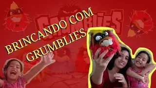 Brincando com Grumblies com a mamãe