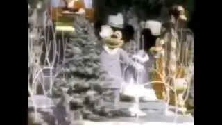 Here Comes Santa Claus Disneyland Very Merry Christmas