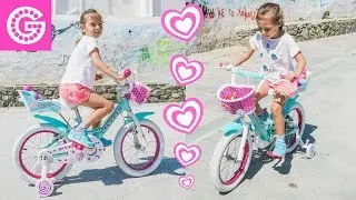 Влог Йоланда учится кататься на велосипеде | Играем на пляже | Делает колесо