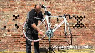How to use Fenwick's Chain Cleaning Sponge