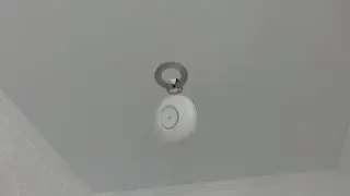 Заснял на видео процесс монтажа WiFi точки доступа MikroTik cAP ac