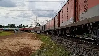 Curve Entry Towards Santragacchi ◆ 18046 East Coast Express (HYB - SHM)
