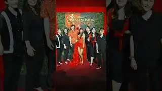 SINGING ✨RED✨with @kyliecantrall 😍🔥🎤 #disneydescendants #descendants ​⁠@DisneyDescendants