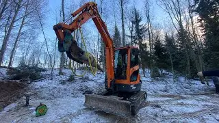 Работаю на Doosan dx35z.  Нечаянно залил 100-го бензина в экскаватор погрузчик Терекс!
