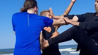 CHI WING CHUN; excersise + explanation, against two opponents.