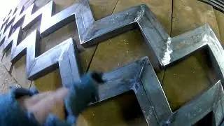 Лестница ломанный косоур