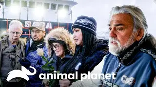 Morte inesperada de tripulante abala o pessoal do Summer Bay | Pesca Mortal | Animal Planet Brasil
