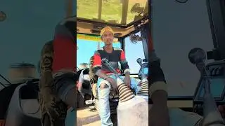 pahli bar helper ne JCB 3DX machine chalai Video