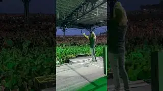 What we see from the stage… the best fans in the world! ⁣⁣⁣⁣#3doorsdown #kryptonite #rockmusic