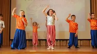 лялечка танцует лялечка поет