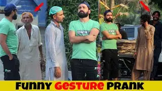 Funny Gesture Prank 😂😜|Epic Reaction| 🤣 Prank in Pakistan
