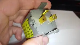 Replacing the turn signal relay on a first generation Tucson.