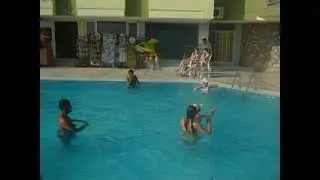 доча в Турции в бассейне отеля Blunait