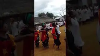 PNG GOSPOL SONG. MOTHERS DANCING AND  WORSHIPING GOD