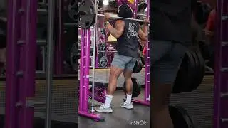 Smith machine leg day with @lamontestennis