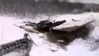 Гусенечный вездеход утонул  в тайге