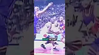 "Michael Jordan's Unbelievable Hang Time: Defying Gravity on the Court" #shorts