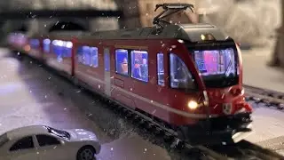 Kato Unitrack DCC N Scale Layout - It's Snowing in N Scale Wunderland!