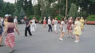Харьков, танцы в парке,