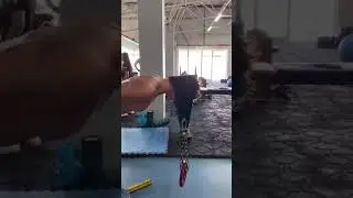 Тренирует мышцы спины и пресса или, нагрузили шею по полной?