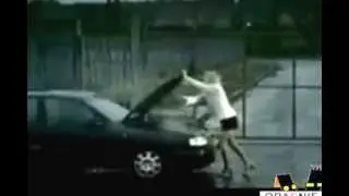 девушка за рулем