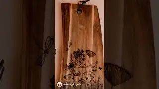 Pirografia di un tagliere con fiori 🌸