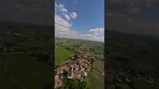 Volando su Barbaresco  🍇🇮🇹 #castle #drone #farming #love #nature #travel #agriculture #tractor