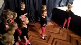 Дебют Алиски.