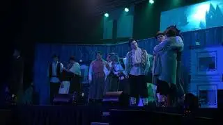 Днепр, церковь «КОВЧЕГ». Большая сцена, много радостных детей. День 16