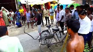 सांप को मारने के लिए लगी भीड़ #snake #ratsnake