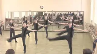 Середня група хлопців 