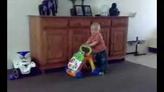 Levi met loopkar