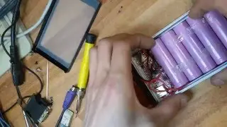 Китайский PowerBank 20000 с солнечной батареей. Разбор и тест. Часть 1