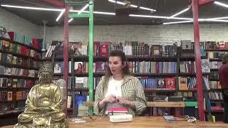 Книжный клуб: Почему возникают проблемы в коммуникации? Заира Мусаева