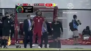 Felipe Baloy sale de la cancha en su último partido en el Rommel Fernandez.
