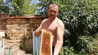 Почистване на Пчелни рамки с вода