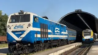 Тепловоз TE33AС-3007 с пассажирским поездом / Diesel locomotive TE33AC-3007 [CFM]