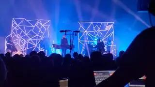 Moment 58mm & Pixel 3 video (live music)