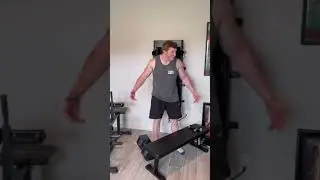 Clarks says pause at the top #weightlifting #gymlife #gym