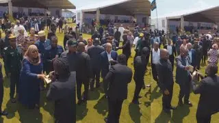 TAZAMA RAYVANNY ALIVYOBEBA PESA ZA RAIS SAMIA NA MWINYI KWENYE VIDEO HII; UTAPENDA
