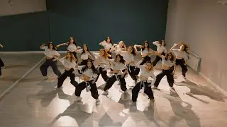 RAYE - Five Star Hotels. Ft. Mahalia | 1M Production Dance Studio