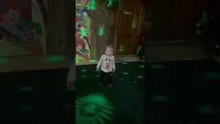 Nikita dancing / Никита танцует 
