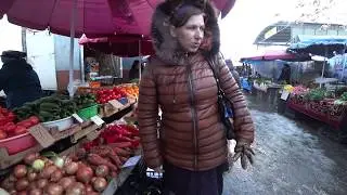 Essentuki Market Adequate and not so adequate sellers