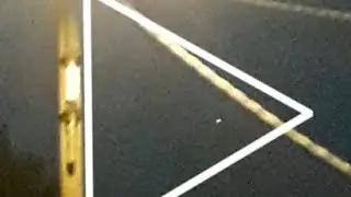 Plusieurs petites lumières qui clignotent dans le ciel 🛸 où  🌠 ?
