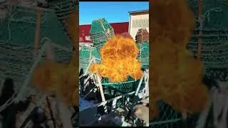 Бросания Корзин на Краболовном Судне