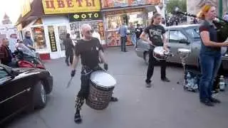 Фолк-музыканты на Баррикадной 17 мая 2012