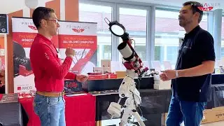 Filippo präsentiert zusammen mit Markus (Astroshop), wie man Teleskope auf der ATT 2024 fernsteuert