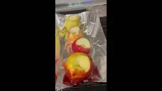 Холодными вечерами осени ,  яблоки в духовке придают аромат и уют