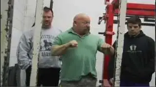 Техника жима штанги лежа, рассказывает Луи Симмонс
